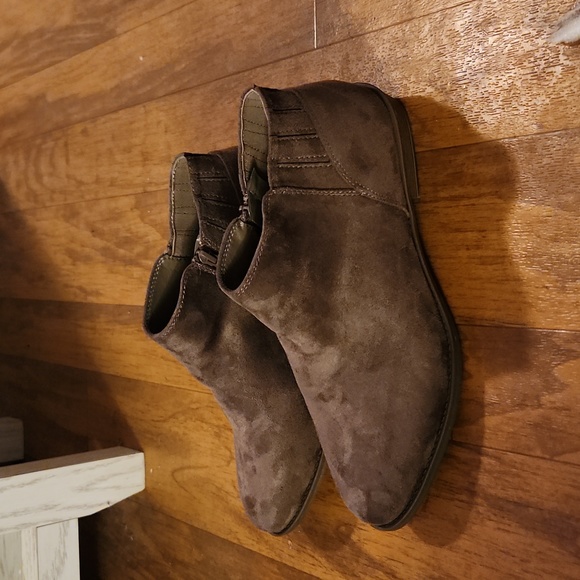 NWOT ankle boots - Picture 2 of 6